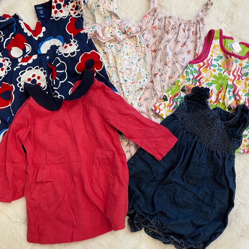 Lot of 6-12 months baby girls outfits